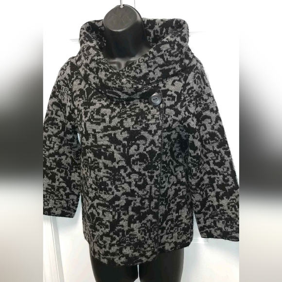 Tahari wool blend sweater - Picture 4 of 8